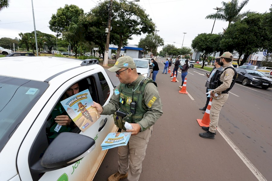 Prefeitura leva blitz educativa à Marcelino Pires e reforça conscientização no trânsito