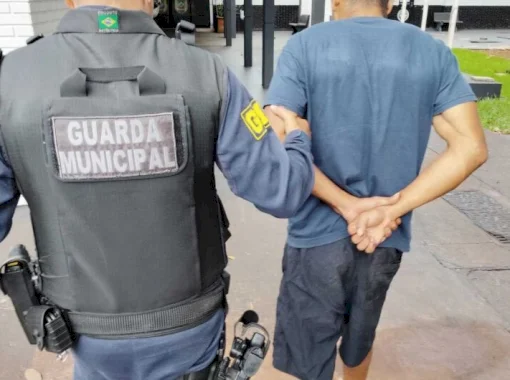 'A vida aqui fora não está fácil': condenado por furto se entrega em Dourados