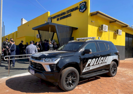 Penitenciária de Dourados recebe viatura que resiste a tiros de espingarda calibre 12
