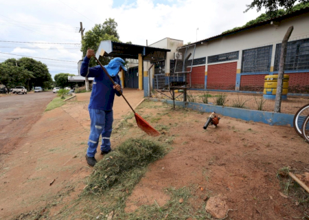 Prefeitura inicia limpeza de escolas e Centros de Educação Infantil para abrir ano letivo