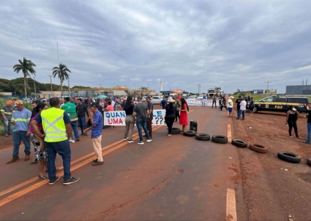 Trecho da BR-163 é liberado após negociações e 6h30 de protestos
