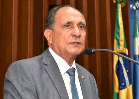 Zé Teixeira cobra melhorias no trânsito e homenageia empreendedorismo