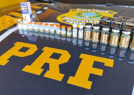 Medicamentos ilegais escondidos em pote de creme e meias são apreendidos