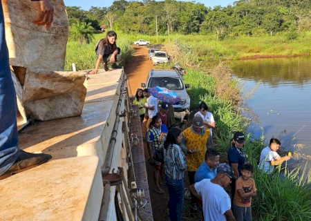 De forma inédita, Prefeitura solta 1 tonelada de peixes nas lagoas da Reserva Indígena