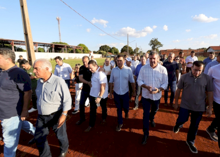 Prefeitura inicia obras de asfalto no Jardim Pelicano após 35 anos de espera