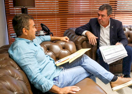 Prefeito se reúne com governador e recebe garantia de recursos para saúde e asfalto