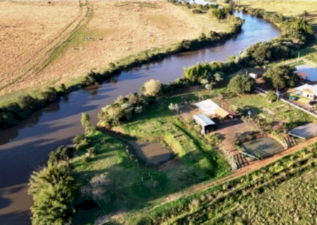 Ministério Público investiga donos de ranchos por crime ambiental na margem do Rio Dourados