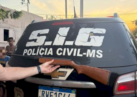 Mulher foi atingida no peito de forma acidental enquanto auxiliava o marido
