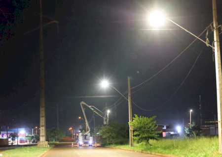 Prefeitura moderniza iluminação pública e disponibiliza aplicativo para população