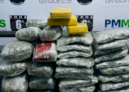 Operação apreende drogas em ônibus e prende quatro envolvidos