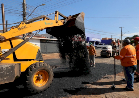 Obras de recuperação de asfalto deteriorado avançam e chegam à Rua General Osório