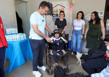 Prefeitura distribui 2,5 mil peças de agasalhos a famílias atendidas pelo Cras Guaicurus