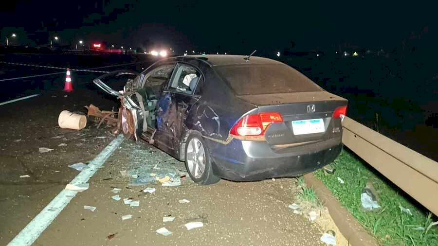 Acidente envolvendo três veículos deixa uma pessoa morta na BR-163