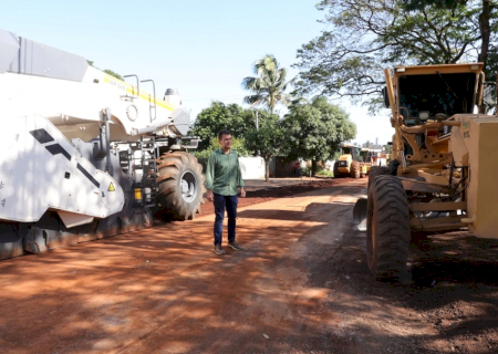 Prefeitura avança com recapeamento das ruas Leônidas Além e Manoel Rasselen